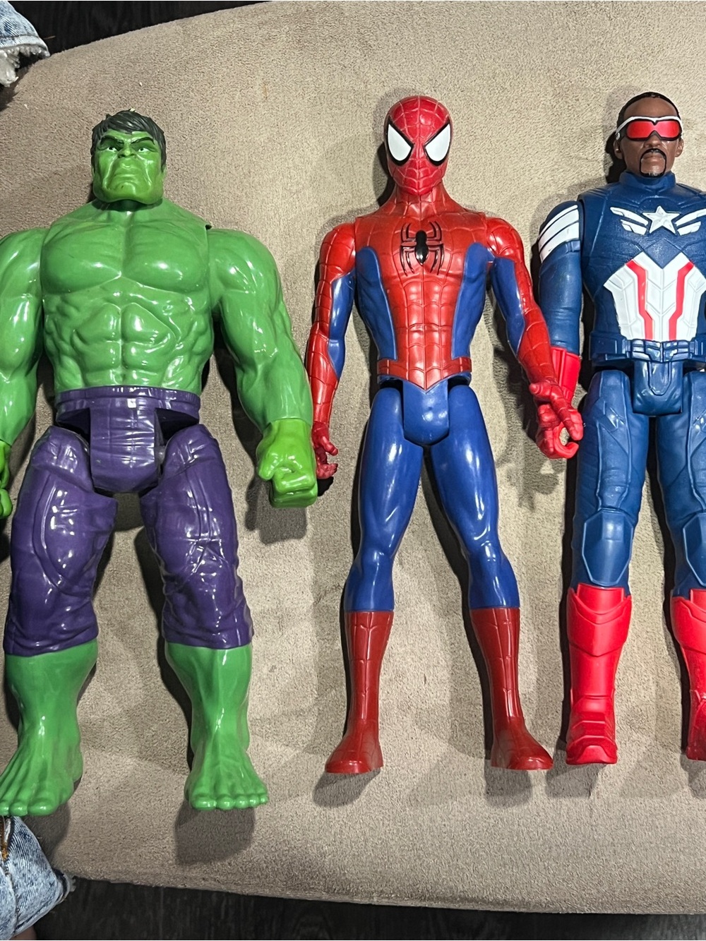 Marvel Avengers Hulk, Spider-Man, Falcon 12” titans Figures